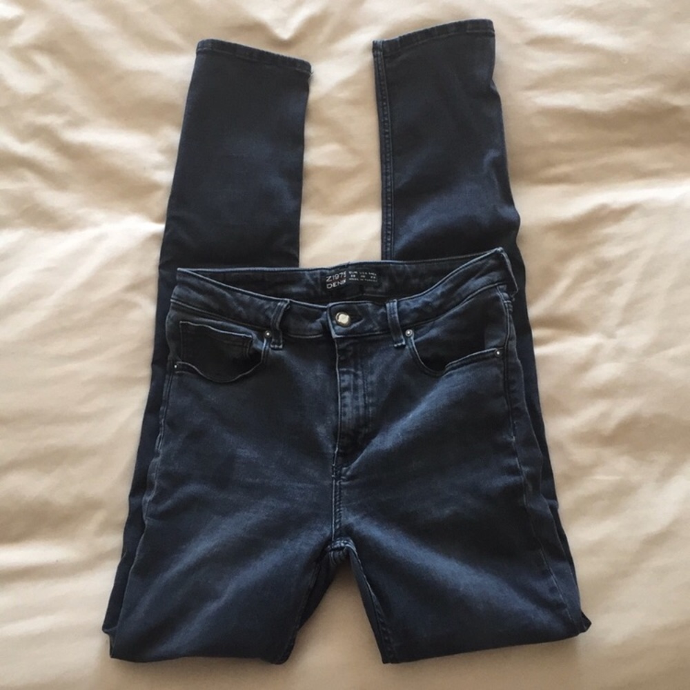 Faded black Zara high waisted jeans👖